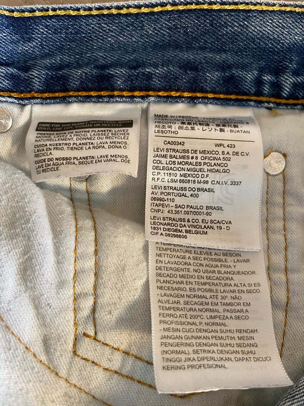 Levi's 505 Straight Leg Jeans in Medium Wash Denim - Picture 2 of 7